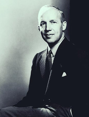 Walter James Turnbull, sous-ministre des Postes, de 1945 Ã  1957.